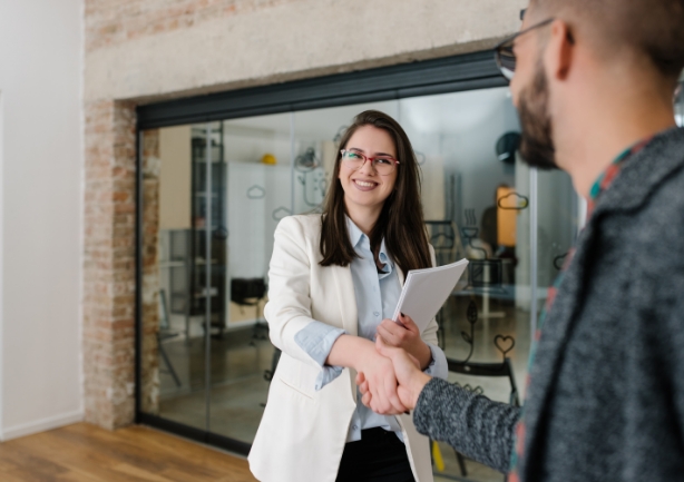 Man shaking hands with sleep apnea doctor